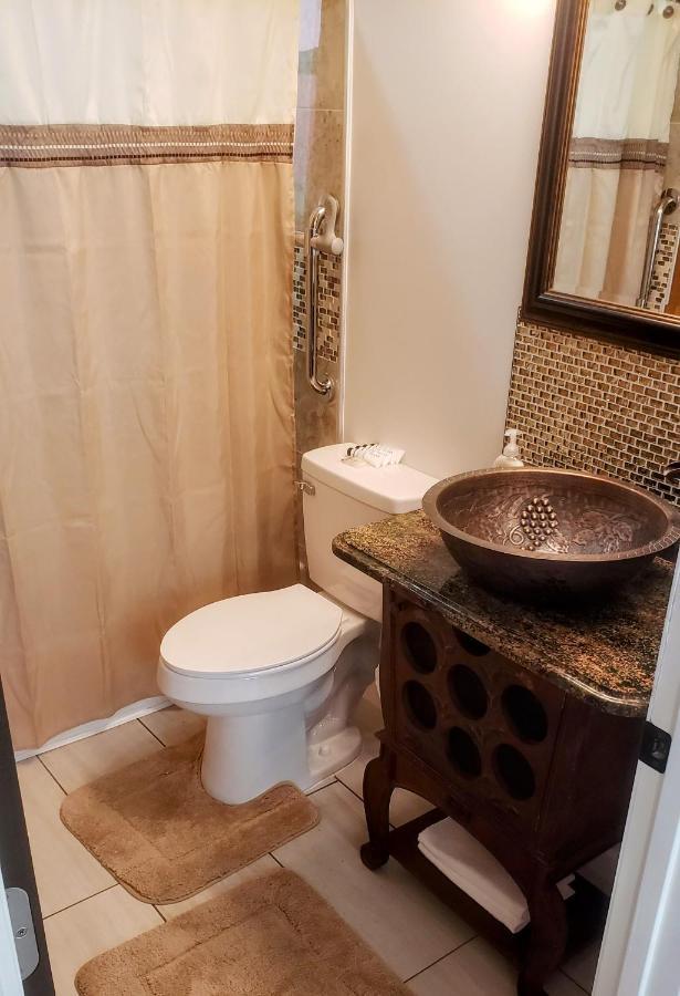 Stylish Suite Tampa Minutes To Hard Rock Casino Mango 外观 照片