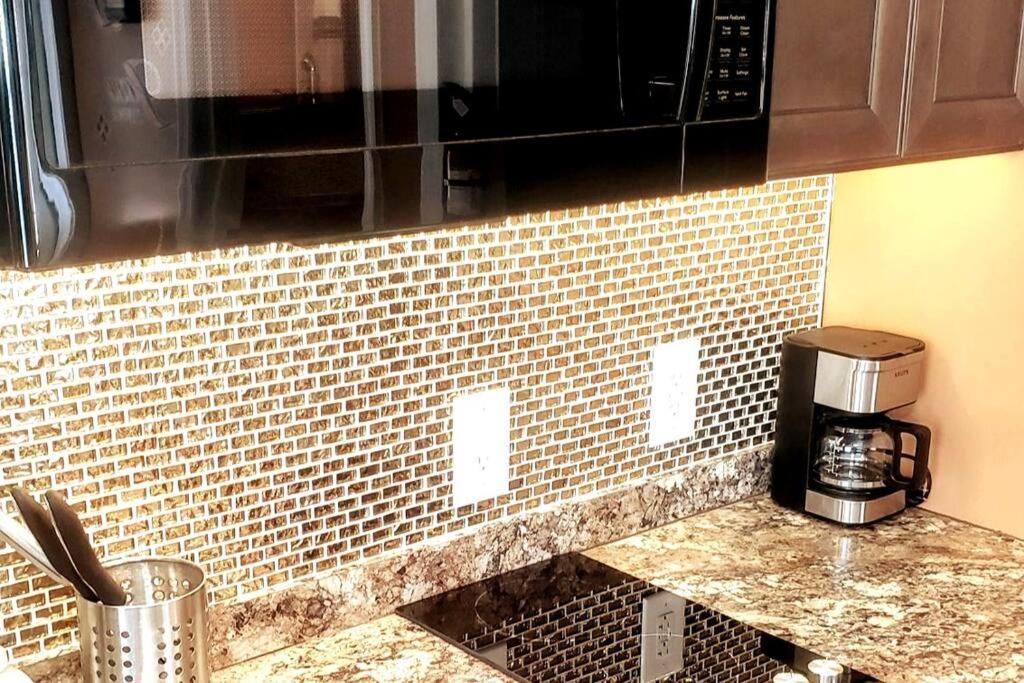 Stylish Suite Tampa Minutes To Hard Rock Casino Mango 外观 照片